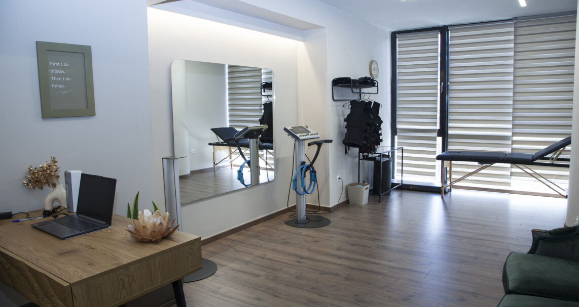 Στούντιο Miha Bodytec EMS στο Mark's Ground με εξοπλισμό ηλεκτρομυοδιέγερσης και ειδικό χώρο προπόνησης Αθήνα Παγκράτι