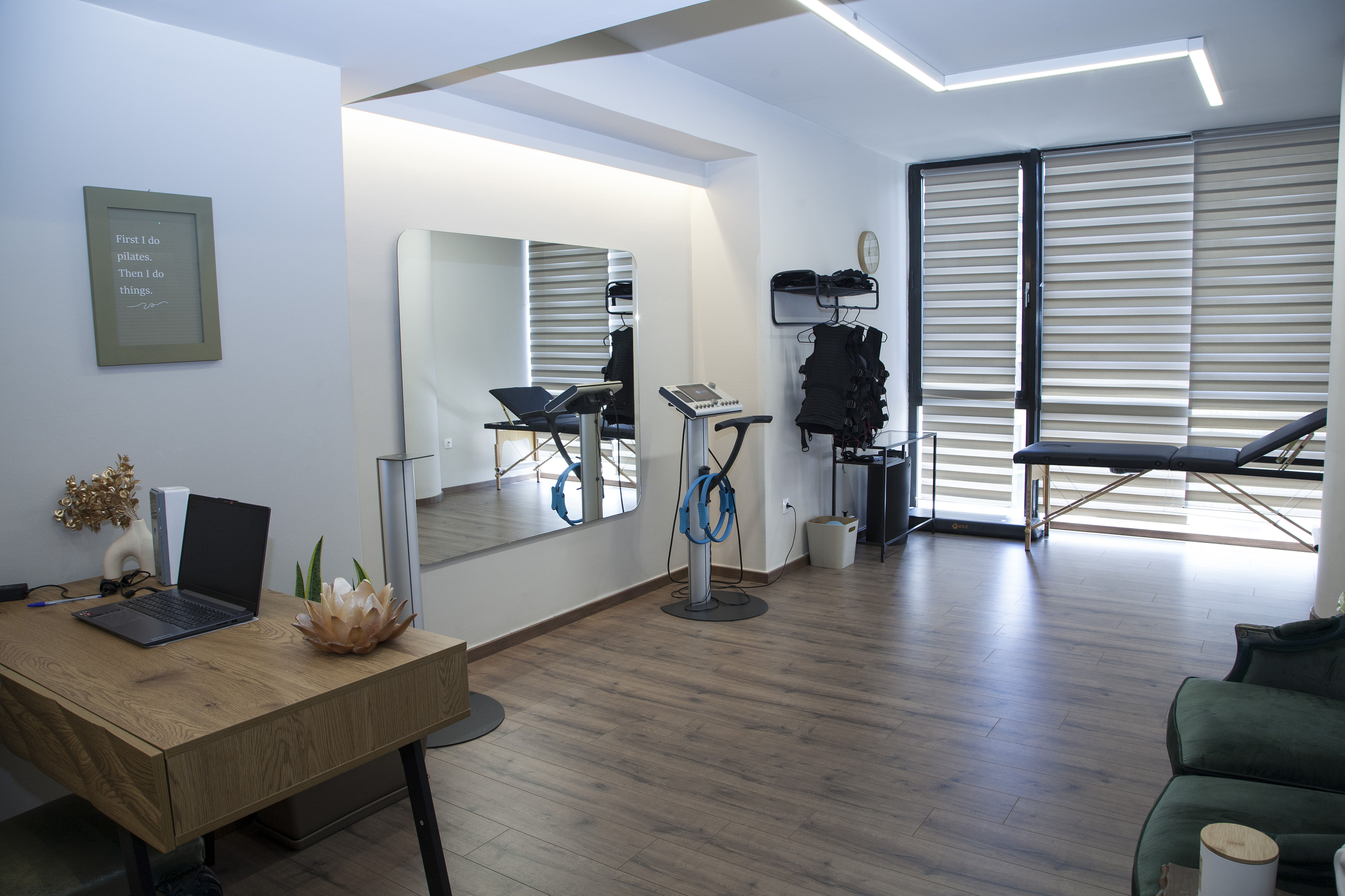 Στούντιο Miha Bodytec EMS στο Mark's Ground με εξοπλισμό ηλεκτρομυοδιέγερσης και ειδικό χώρο προπόνησης Αθήνα Παγκράτι